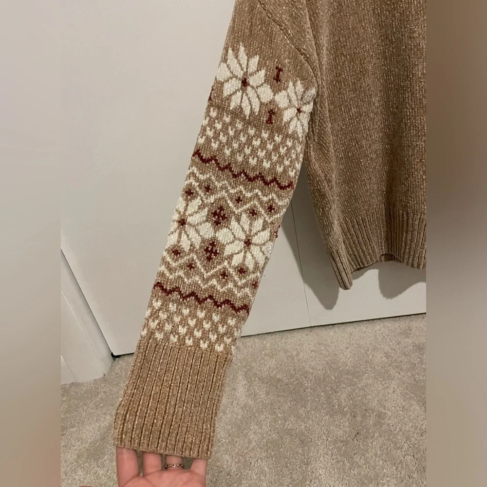 Christian Siriano Winter Long Sleeve Sweater